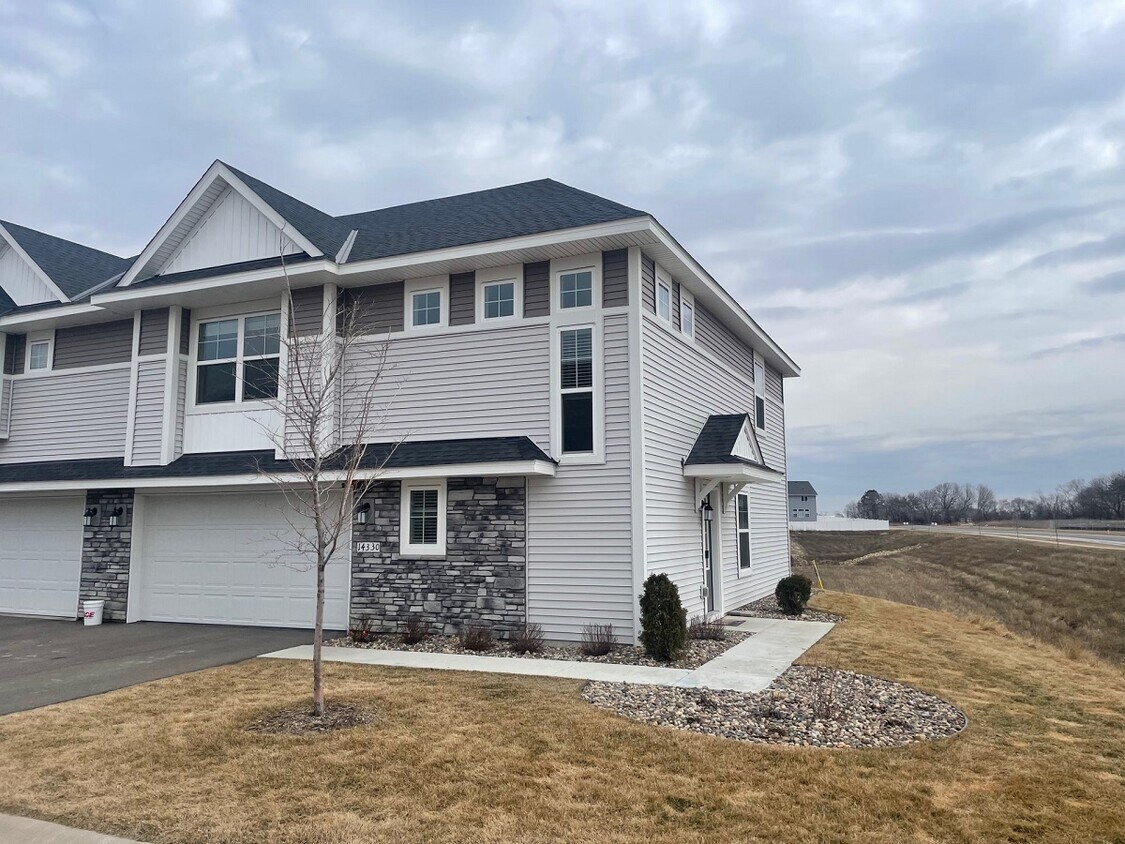 Foto principal - 14330 Arctic Cir