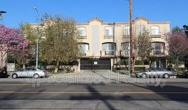 Building Photo - 5716 Whitsett Ave