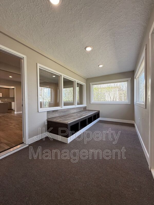 Foto del edificio - 1120 1st Ave S