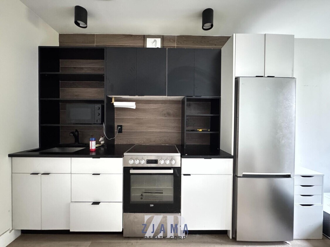 Foto principal - 727 DeKalb Ave