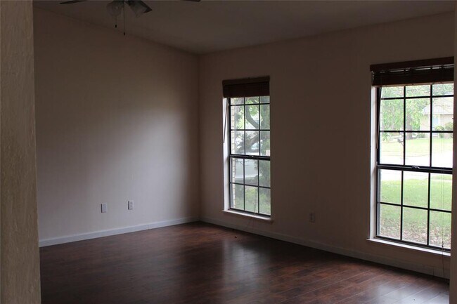 Building Photo - 6906 Blackberry Dr