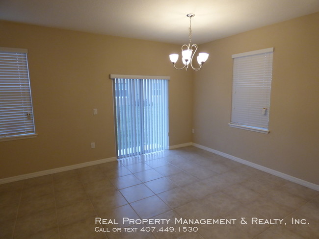 Foto del edificio - 3 BR / 2.5 BA Townhouse In Carter Glen