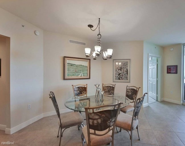 Building Photo - 2 br, 2 bath Condo - 101 Alma St Apt 401