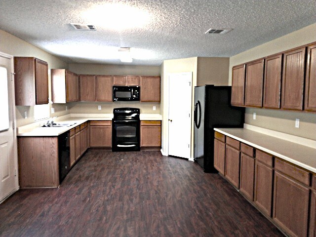 Foto del edificio - 12104 Worchester Dr