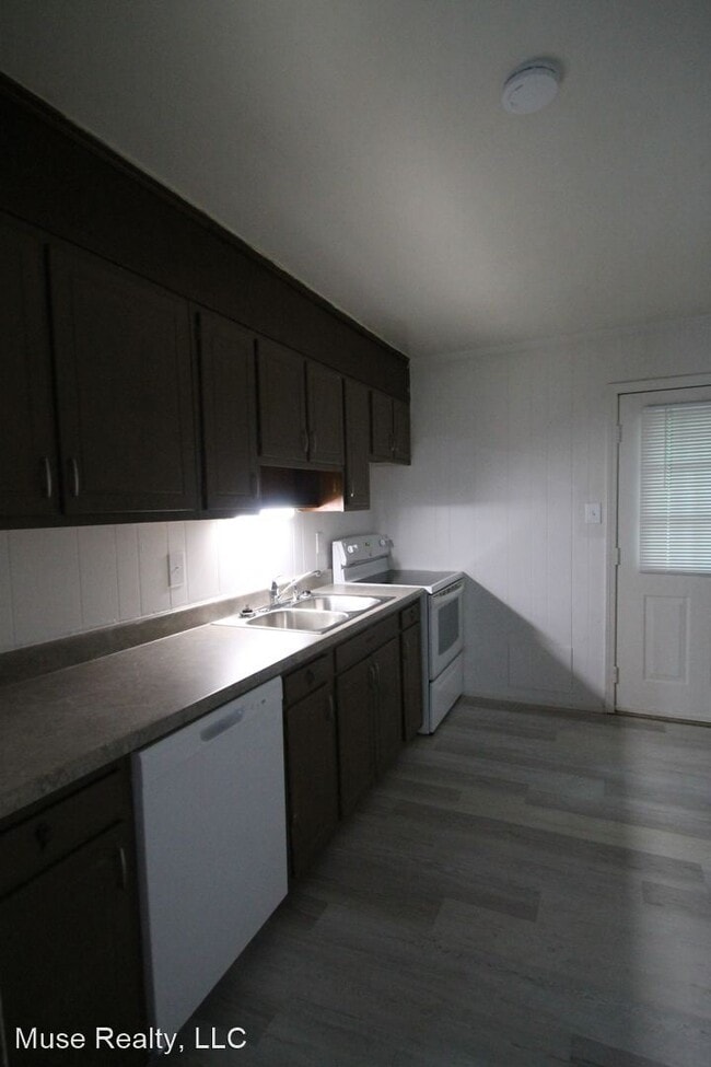 Building Photo - 2 br, 1 bath House - 340 F. East Jefferson...