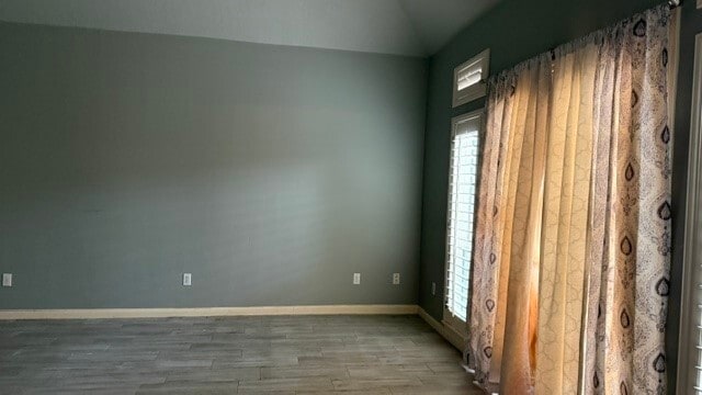 Building Photo - 907 Goldfinch Ave