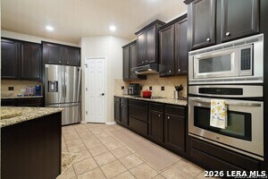 Building Photo - 5539 Cross Pond