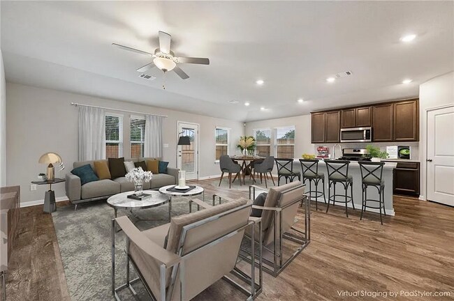 Foto del edificio - 1516 Longhorn Ranch Dr