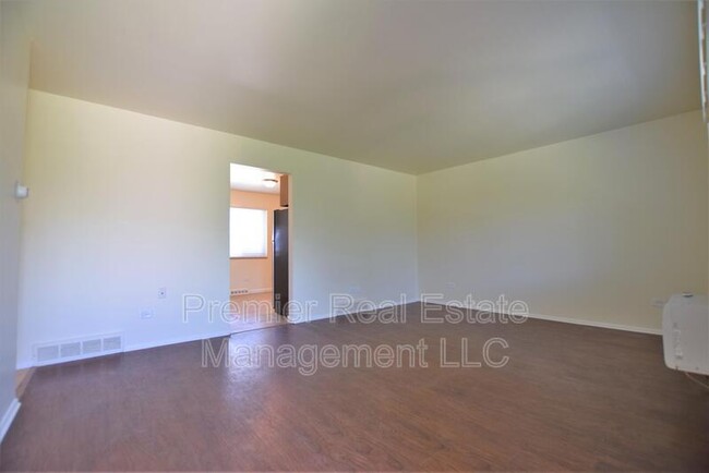 Building Photo - 4465 E Jewell Ave