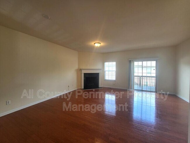 Foto del edificio - 914 Society Circle SW