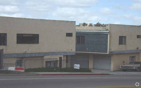 Building Photo - 9315 Campo Rd