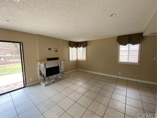 Building Photo - 541 Woodbluff Ave