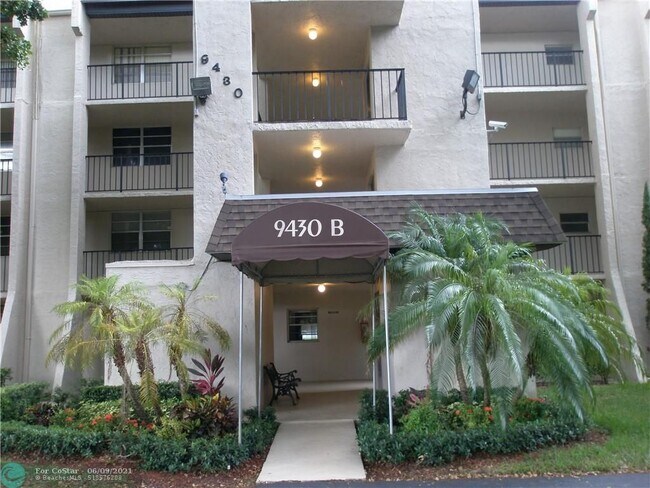 Building Photo - 9430 Poinciana Pl