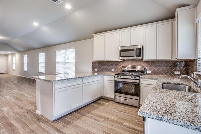 Building Photo - 225 Trailside Ln