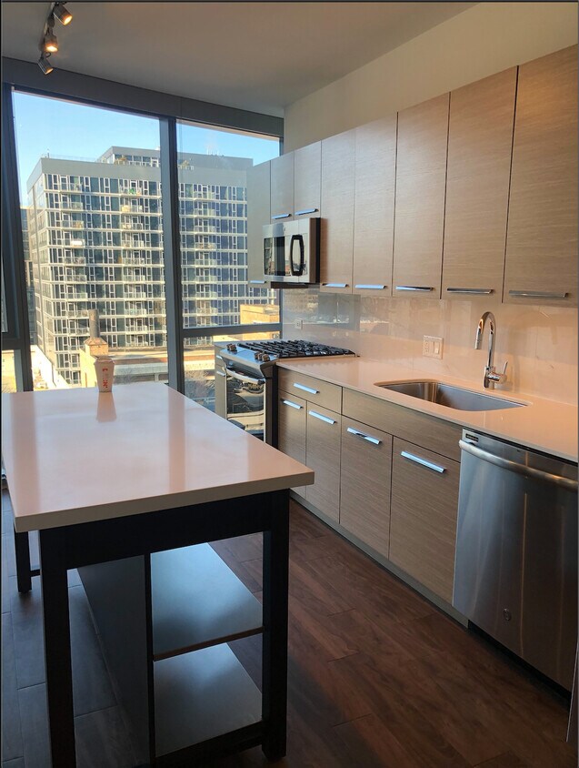 Foto principal - 700 W Adams St