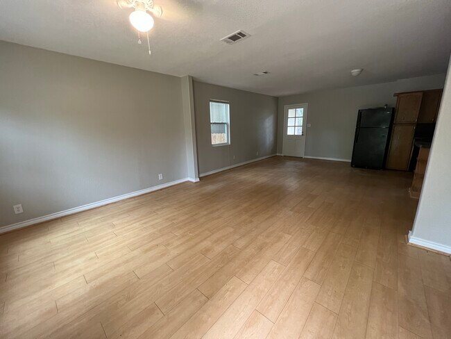 Foto del edificio - 1665 Stacey St