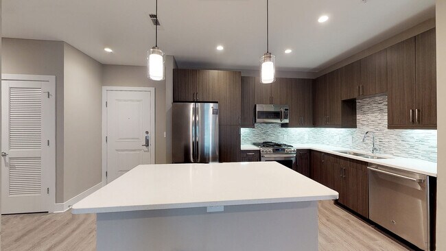Foto del edificio - 240 E Shore Rd