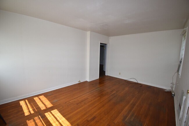 Foto del edificio - 986 Woody Hills Dr