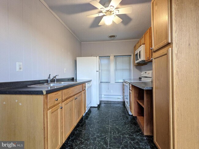 Foto del edificio - 21250 Colton Point Rd