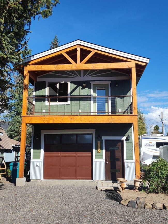 Garage - 260 Halferty St