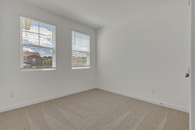 Foto del edificio - 170 Millbrook Dr