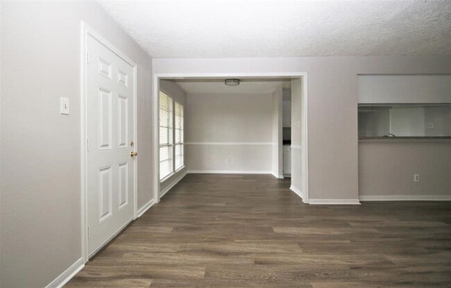 Foto del edificio - 13611 Ravensway Dr