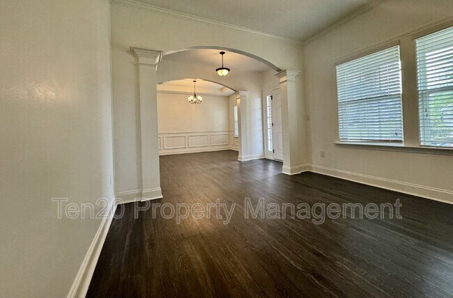 Foto del edificio - 5037 Lexington Ln