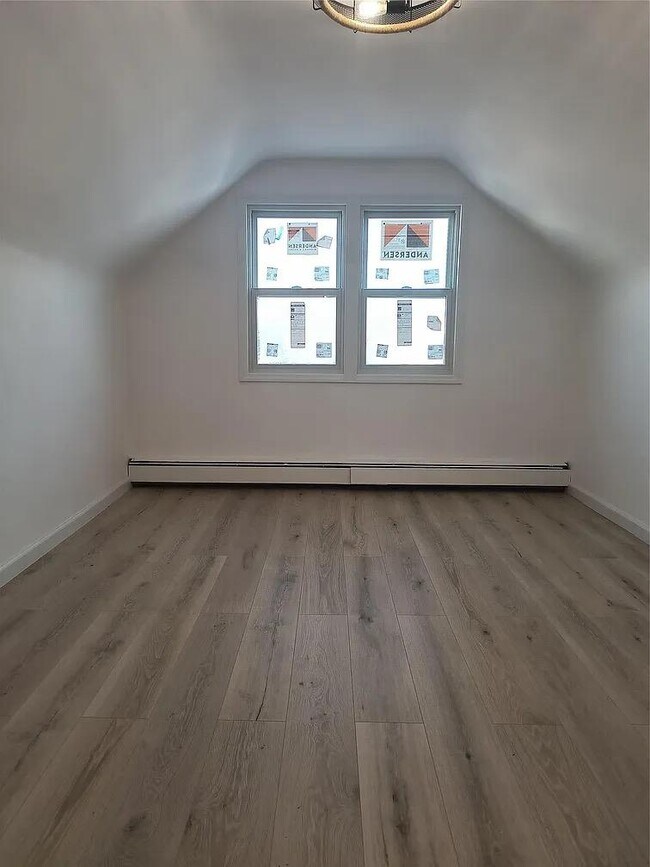 Foto del edificio - 233 E Market St