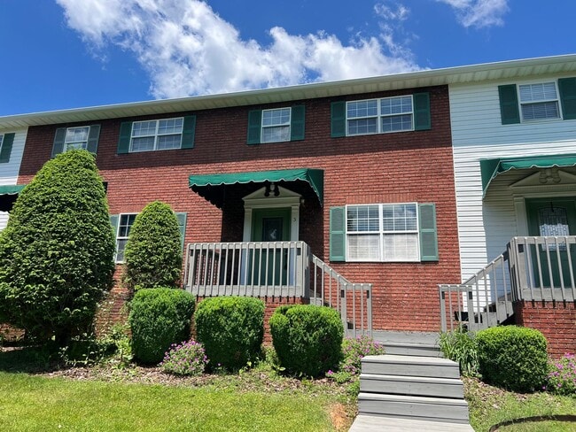 Foto del edificio - AVAILABLE January 2026! Secluded 2 bedroom...