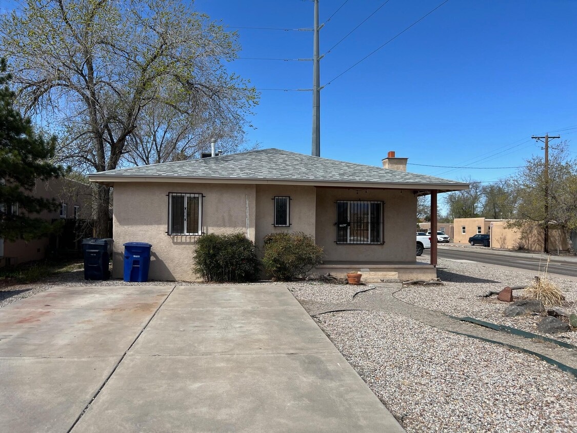 1145 Girard Blvd NE, Albuquerque, NM 87106 House for Rent in