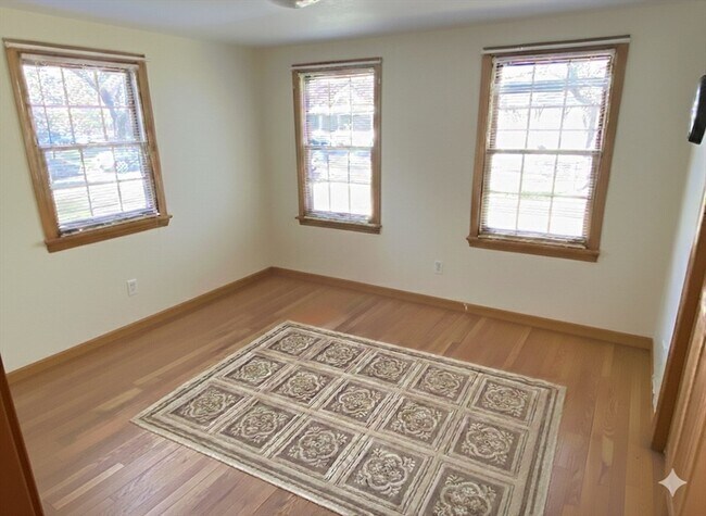 Foto del edificio - 159 Belchertown Rd