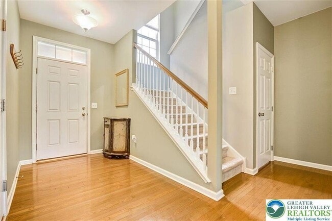 Building Photo - 4492 Cottonwood Dr