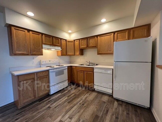 Building Photo - 1210 5th St S