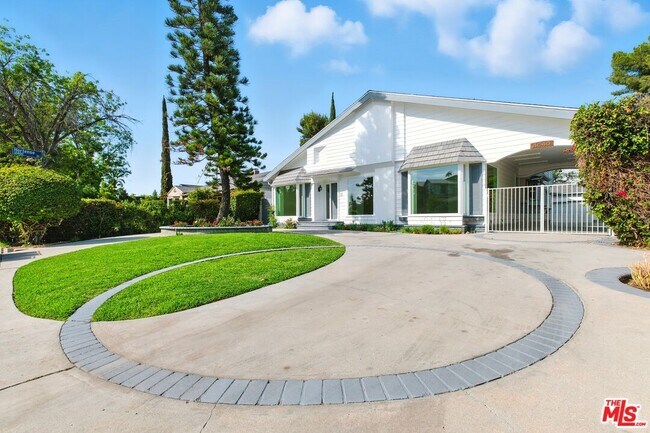 Foto del edificio - 4640 Laurelgrove Ave