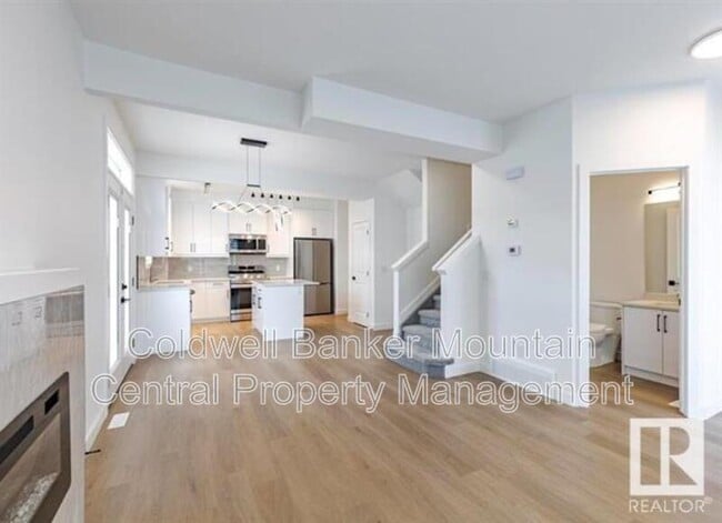 Building Photo - 10008-10162 162 St NW