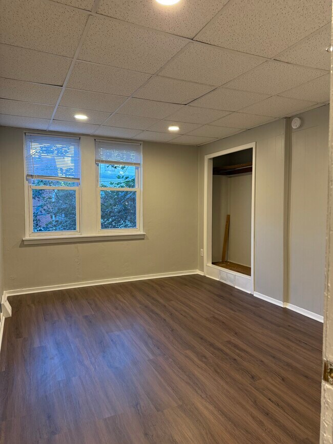 1st level bedroom # 1 - 1644 Westmont Ave