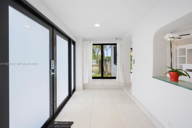 Foto del edificio - 1201 NE 178th St