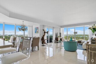Building Photo - 10275 Collins Ave
