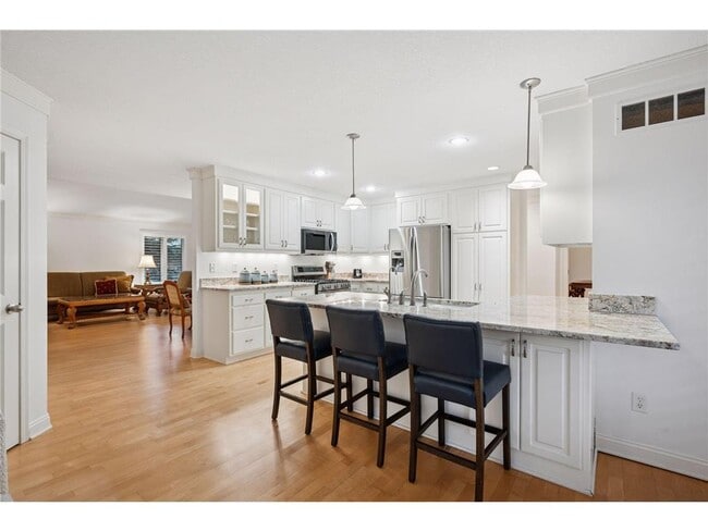 Foto del edificio - 145 Holly Ln N