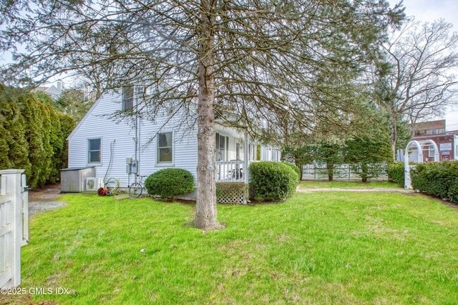 Building Photo - 3 Idlewild Manor