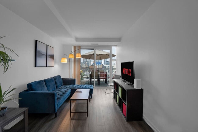 Building Photo - 10 Willison Square