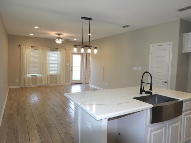 Building Photo - 1336 E Candor Dr