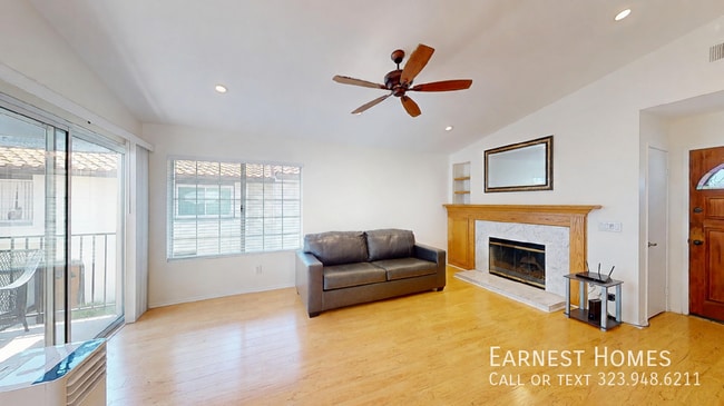 Building Photo - 5606 Las Virgenes Rd