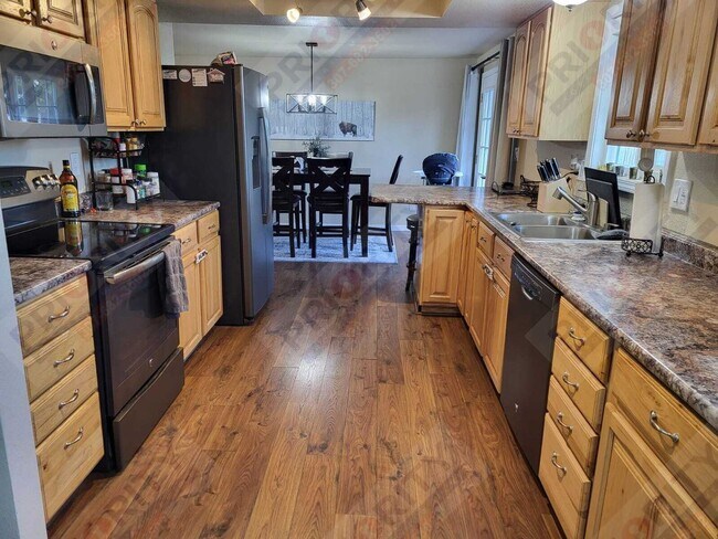 Foto del edificio - 505 Highridge Ct