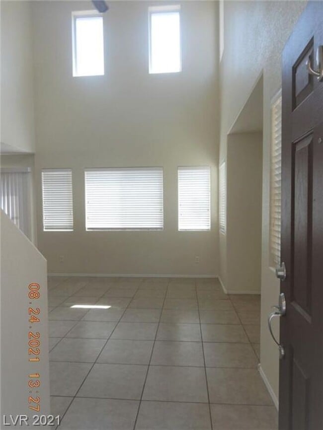 Building Photo - COMING SOON!! - FANTASTIC SW HOME ON CUL-D...