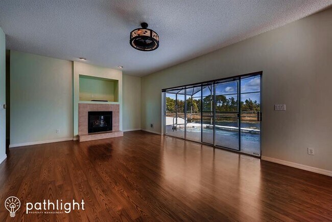 Building Photo - 1713 Glenhaven Cir