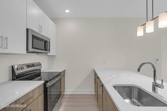 Building Photo - 19 Carr Ave