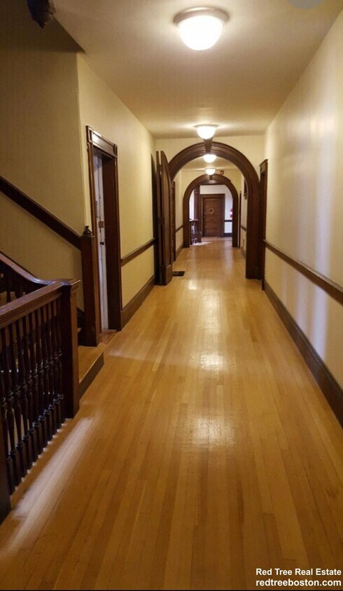 Building Photo - 2 Ware St