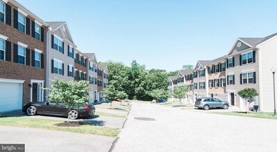 Building Photo - 40 Mustang Dr