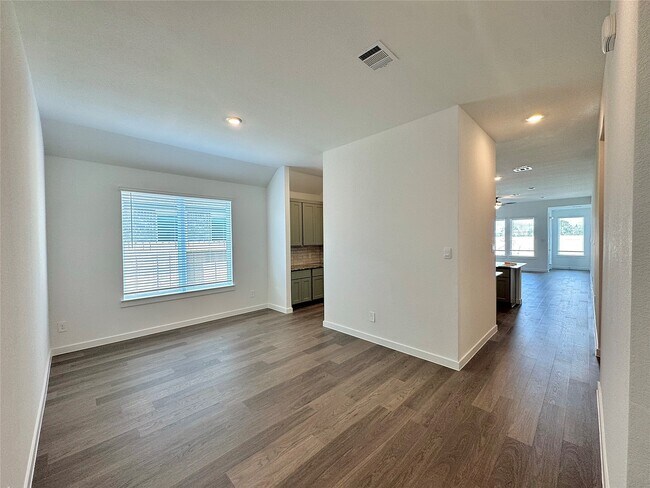 Foto del edificio - 3315 Daily Harvest Dr